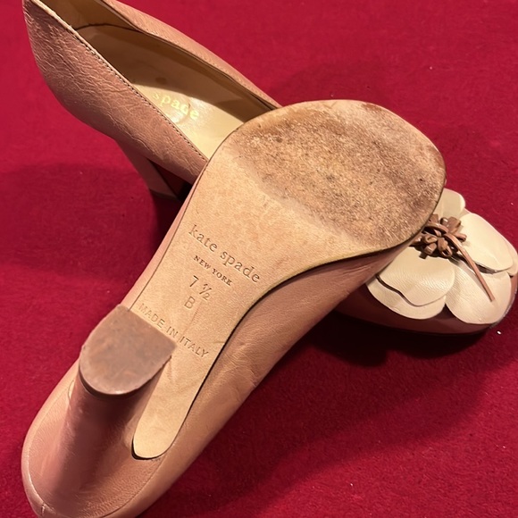 Kate spade timeless tan pumps - Picture 4 of 4